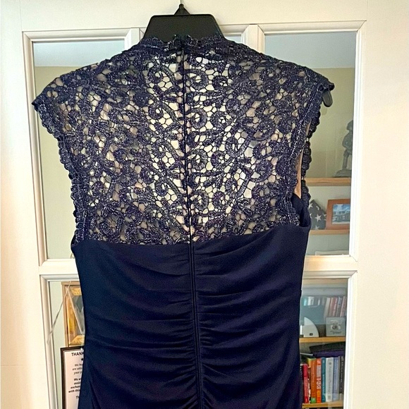 Gorgeous chiffon Navy blue formal gown - Picture 4 of 11